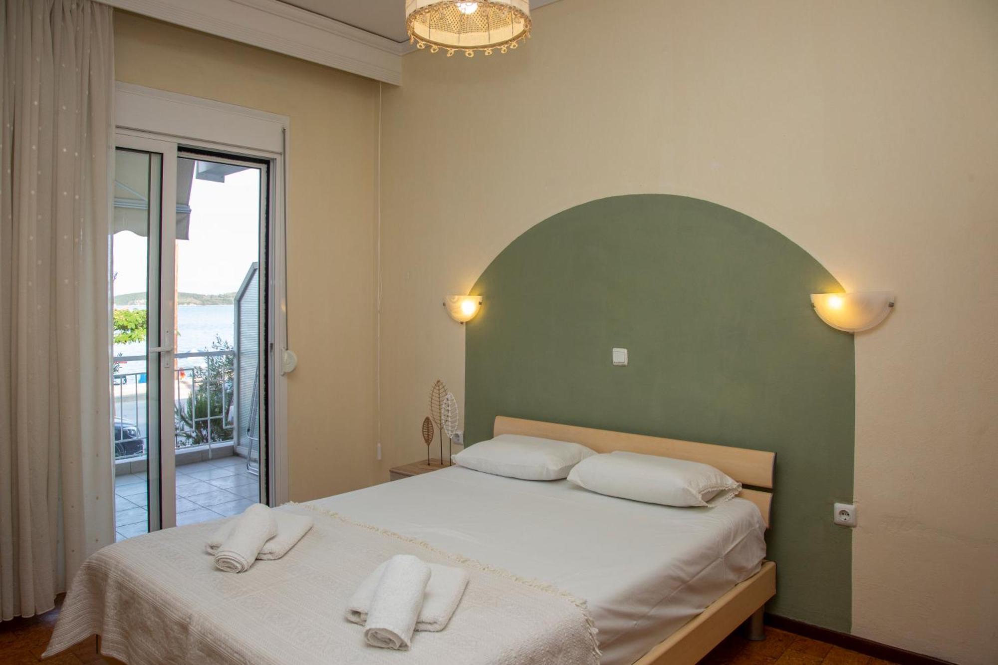 Ferienwohnung Seamoon Néa Péramos Exterior foto